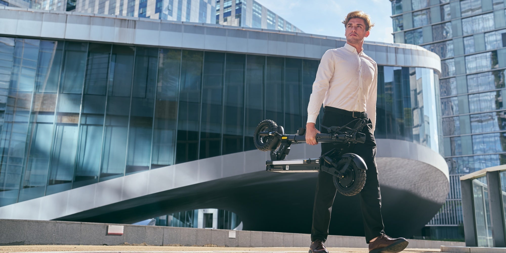 The Art of Minimalism: How ECOROAD Redefines the Foldable Electric Scooter