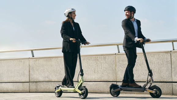 Spring Color Aesthetics: How the ET6 Electric Scooter Brings Style to Every Ride